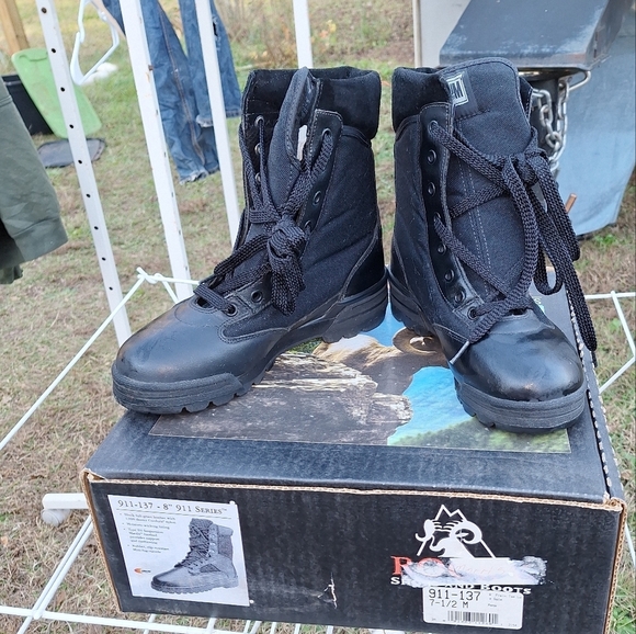 A pair of Rocky Magnum black leather work boots. Mens size 7.5. EUC. - Picture 1 of 14